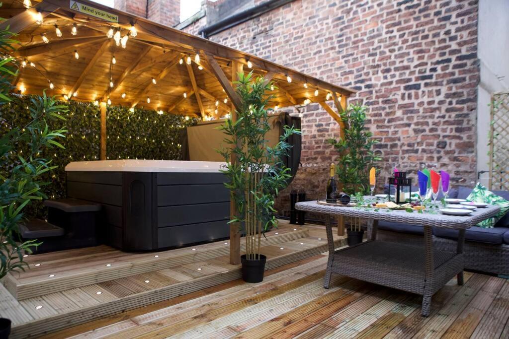 Romance On The Rows - Hot Tub City Centre Chester Esterno foto