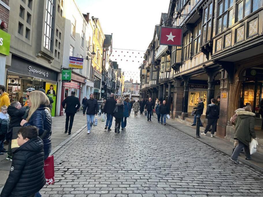 Romance On The Rows - Hot Tub City Centre Chester Esterno foto